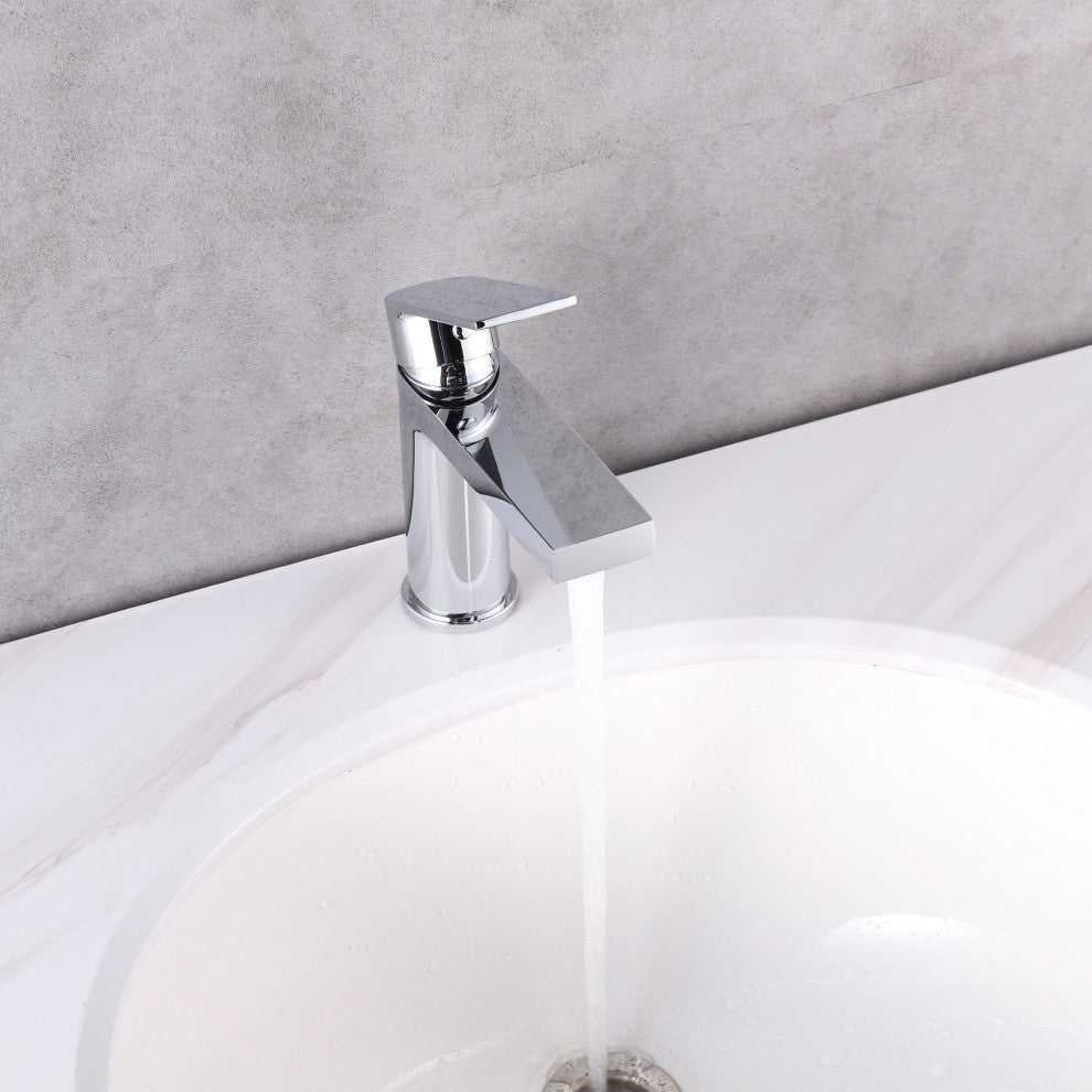Single Handle Low Arc Lavatory Faucet in Chrome Finish
