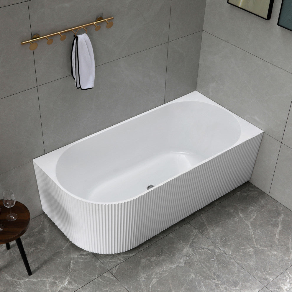 67" Freestanding Acrylic Bathtub in Glossy White