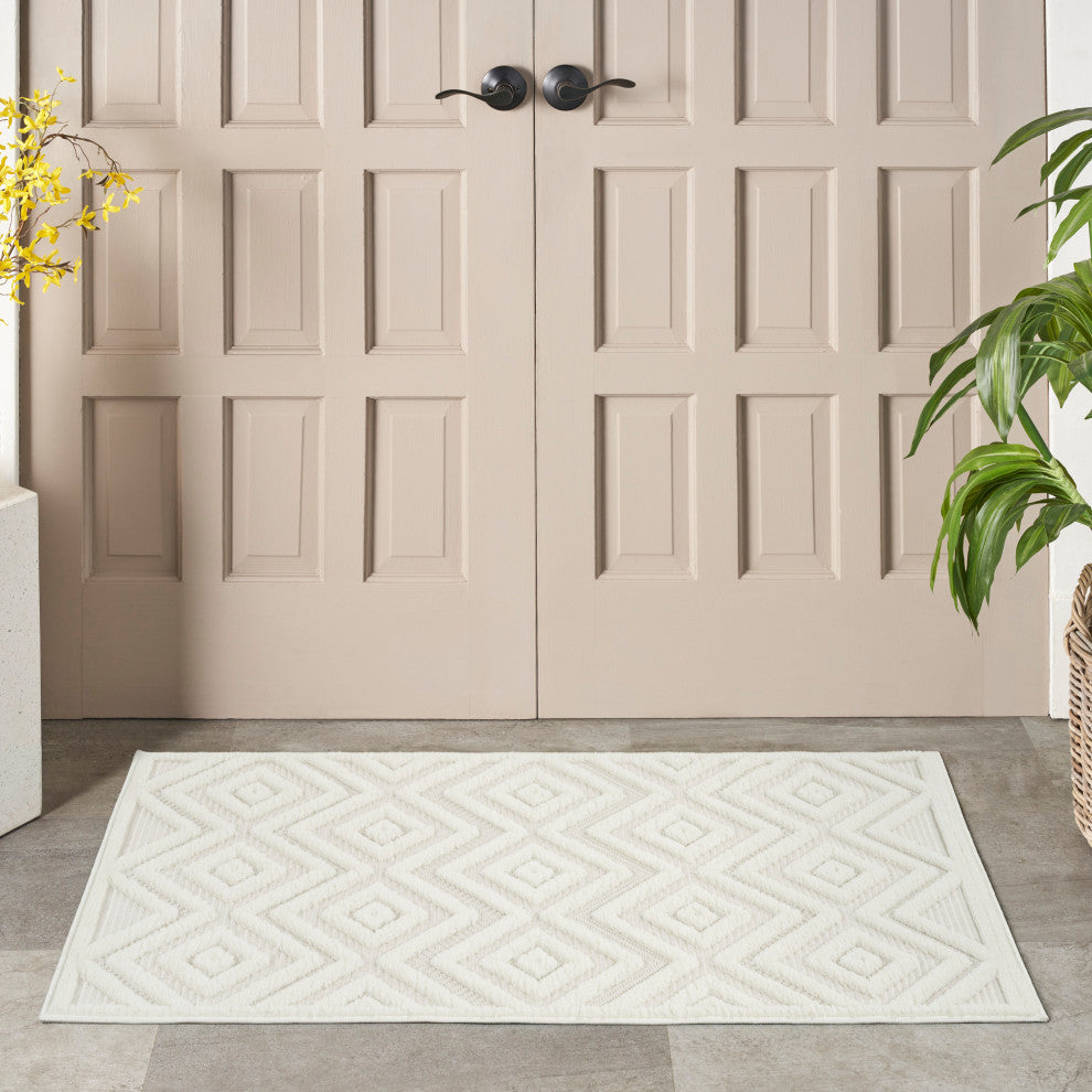 Nourison Versatile 2' x 4' Ivory/White Modern Area Rug