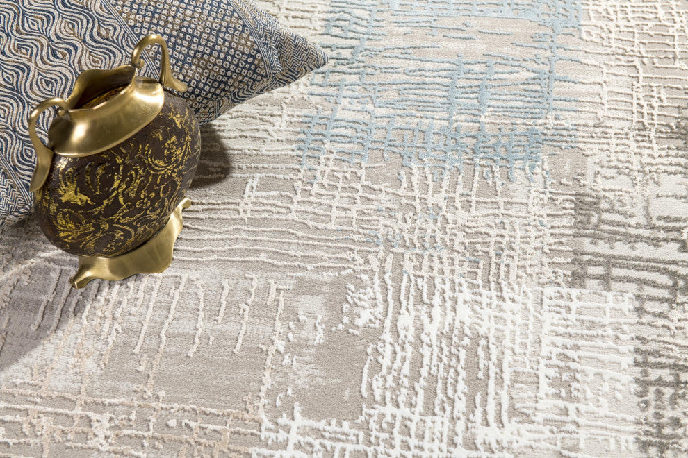 5"x8" Blue and Ivory Distressed Diamonds Area Rug