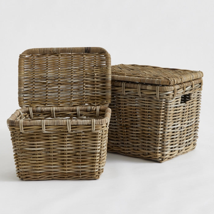 Set of 2 Large Rattan Storage Baskets with Lids Handles Trunks Linens Clothing