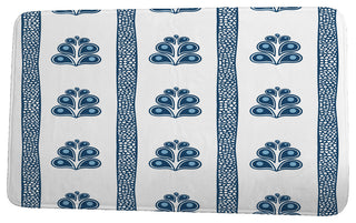 Upscale Getaway Wacky Stripe Geometric Print Bath Mat, Navy Blue, 21"x34"