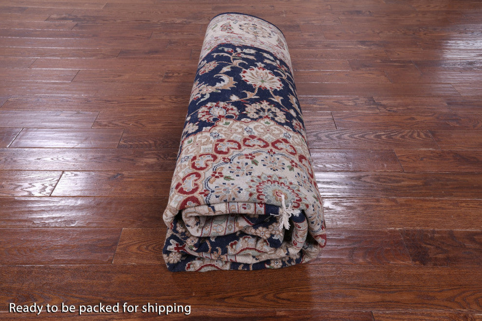 8' Square Persian Nain Handmade Wool and Silk Rug Q9321