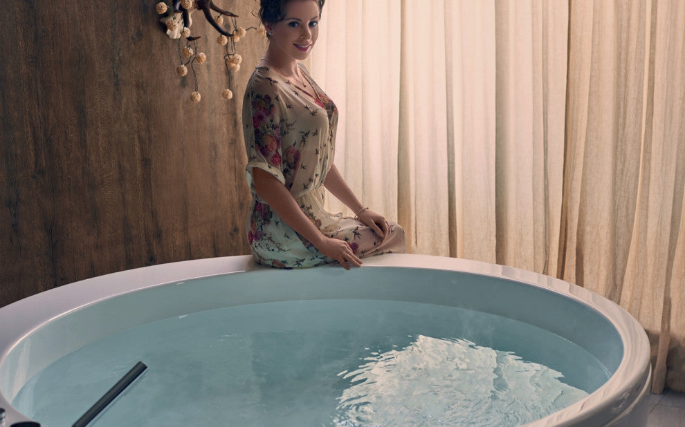 Aquatica Pamela White Freestanding Acrylic Bathtub