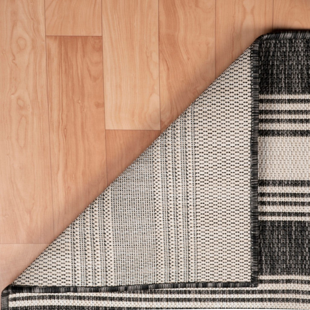 5" x 7" Gray Striped Indoor Outdoor Area Rug