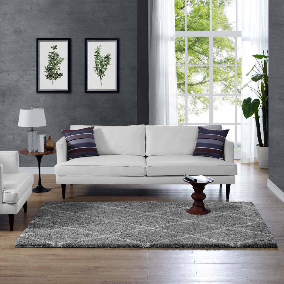Gray and Ivory Toryn Diamond Lattice 5x8 Shag Area Rug
