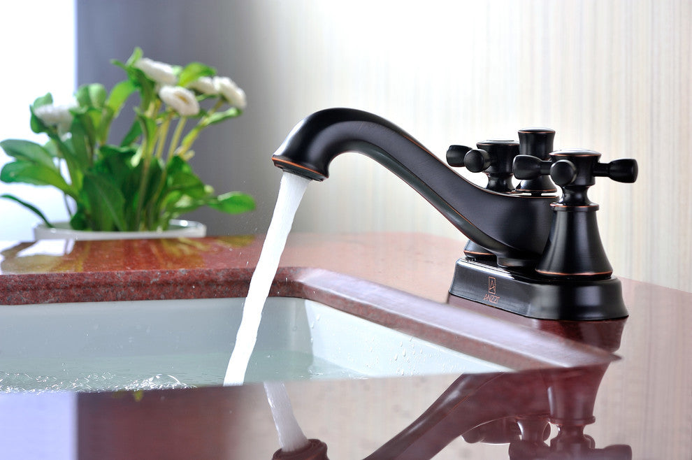 Major Series 2-Handle Bathroom Sink Faucet in Oil Rubbed Bronze