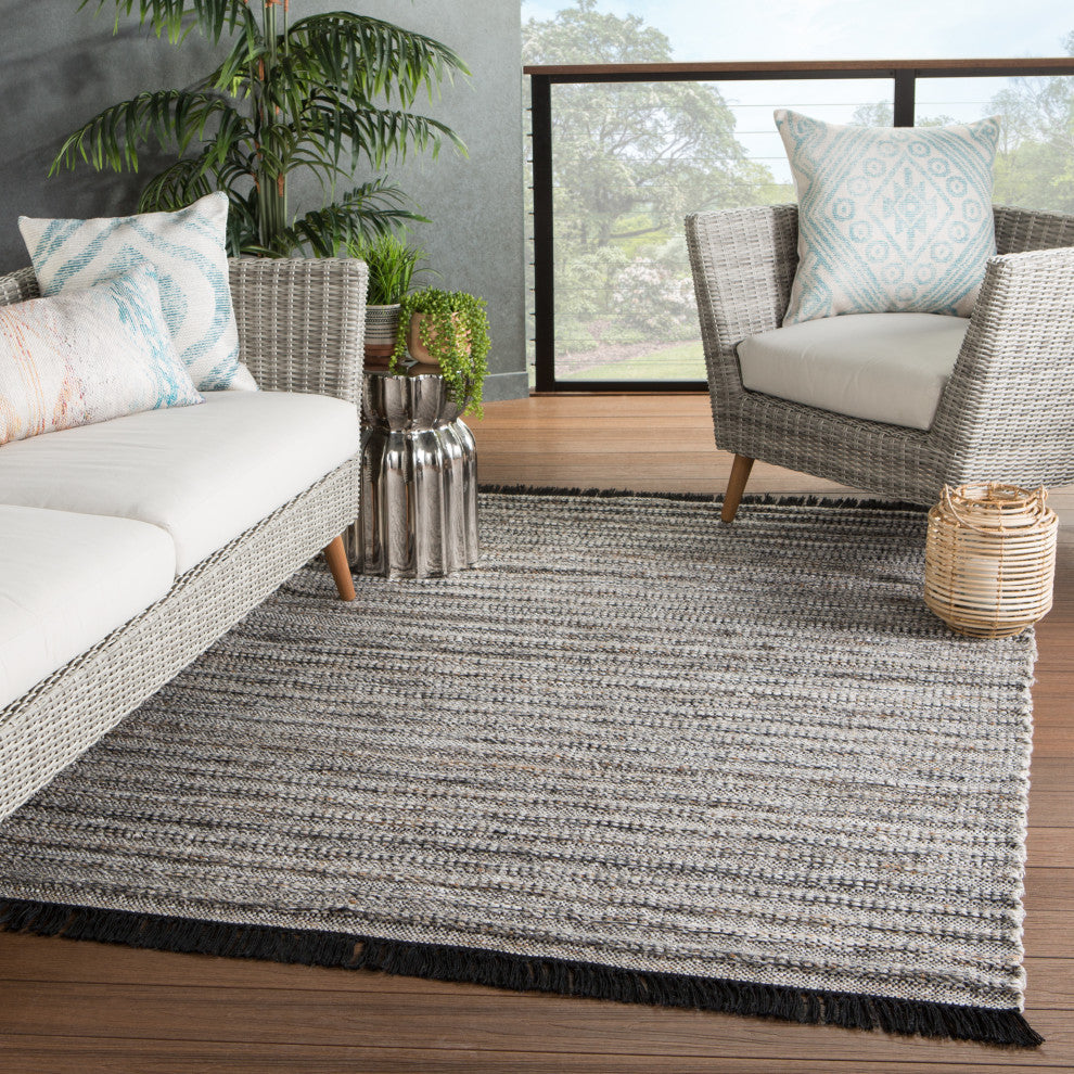 Jaipur Living Torre Indoor/Outdoor Solid Black/Rust Area Rug, 4'x6'