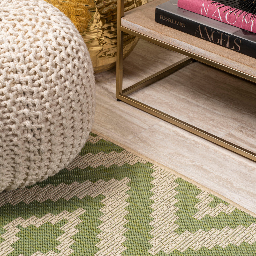 Sintra Diamond Tribal Indoor/Outdoor Green/Cream 5 x 8 Area Rug