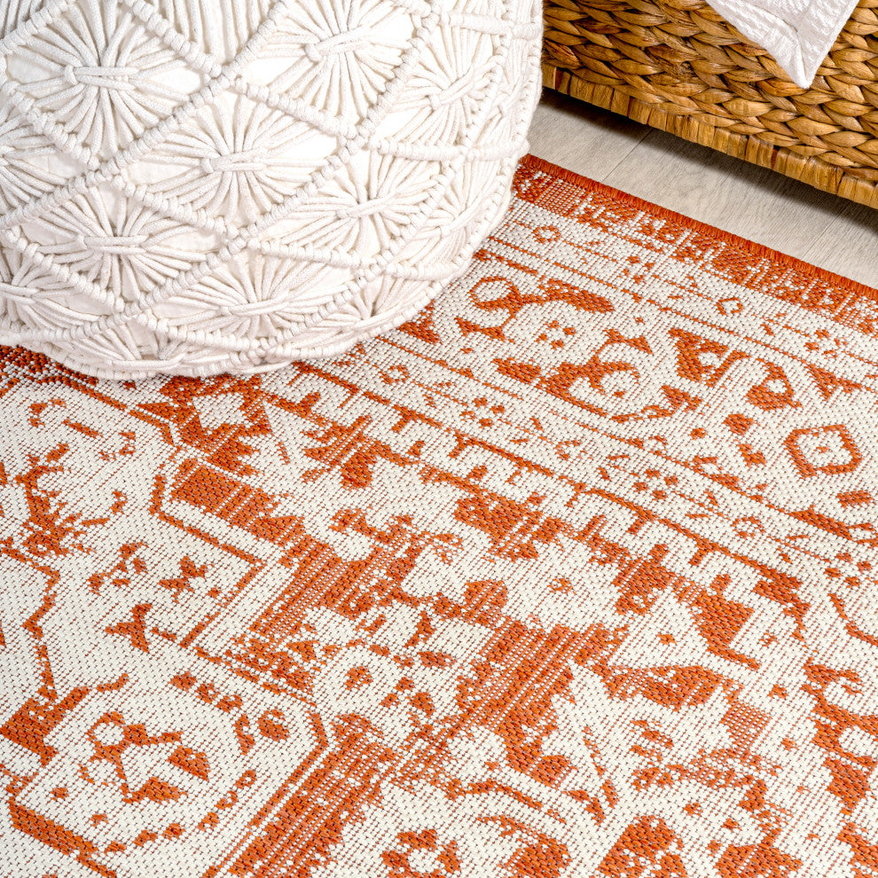 Sinjuri Medallion Textured Weave Indoor/Outdoor, Orange/Cream, 2x10