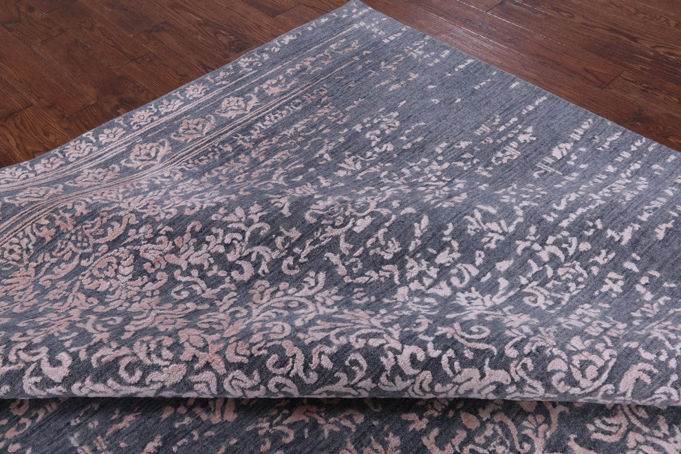 7' 11" X 10' 4" Persian Wool and Silk Handmade Rug Q6262