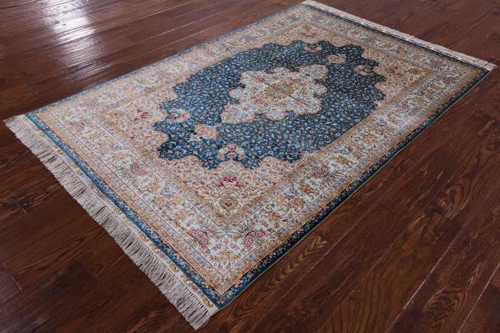 High End Persian 100% Silk Hand Knotted Rug 4' 0" X 6' 0'' Q4833