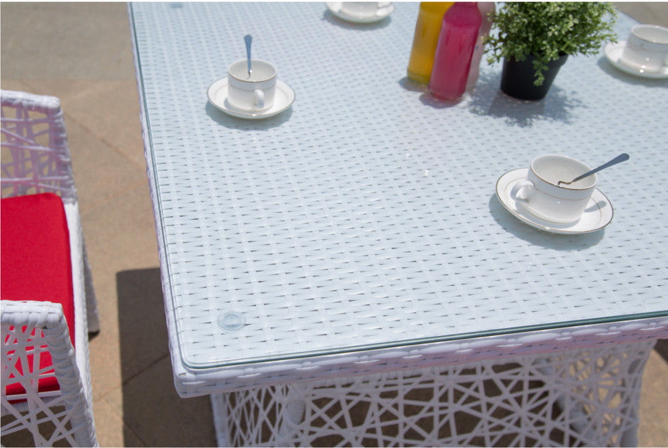 Modern Classics Thin Outdoor Dining Set, White
