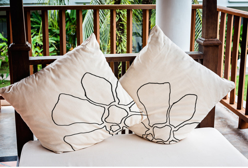 Petal Lines Indoor/Outdoor Throw Pillow, Black/White, 16x16"