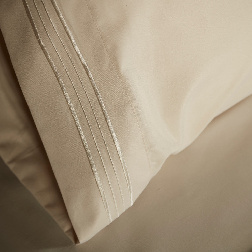 Linum Home Textiles 1800 TC Brushed Microfiber Sheet Set with 4 Line Embroidery