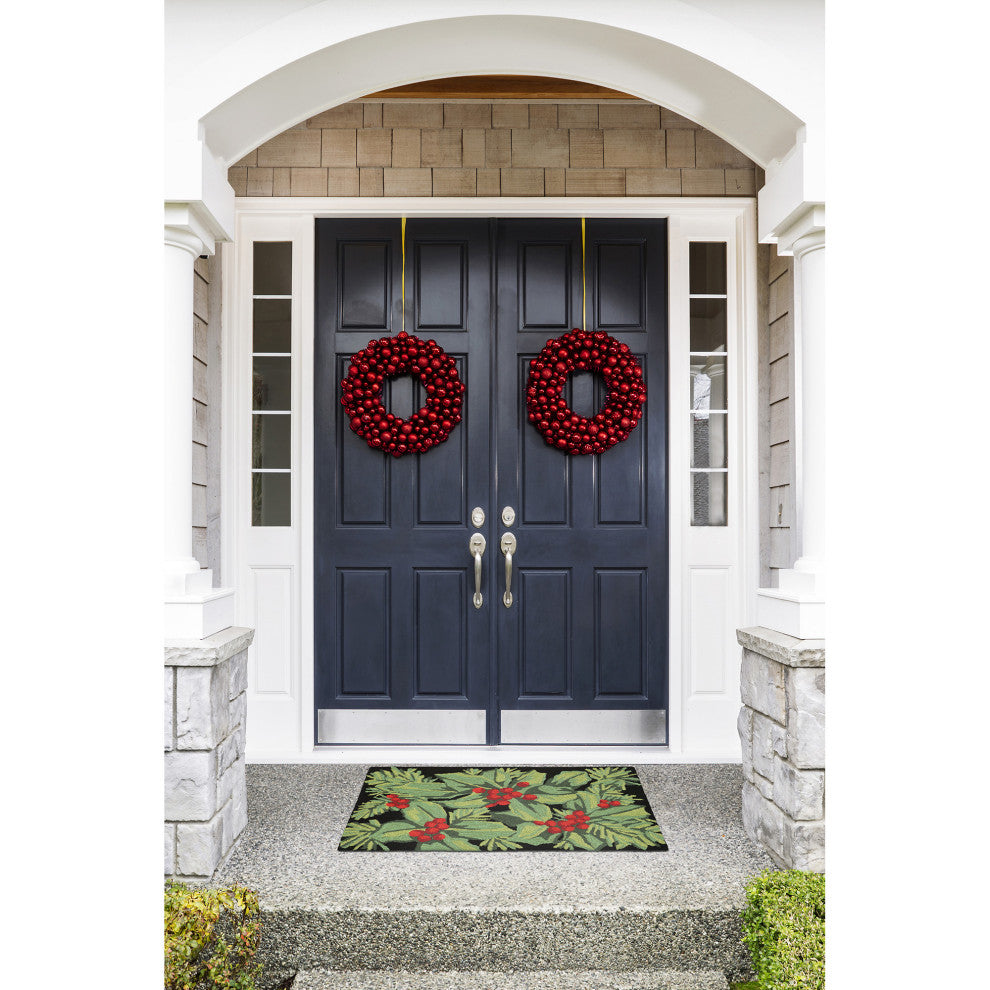 Frontporch Hollyberries Indoor/Outdoor Rug Black 2'6x4'