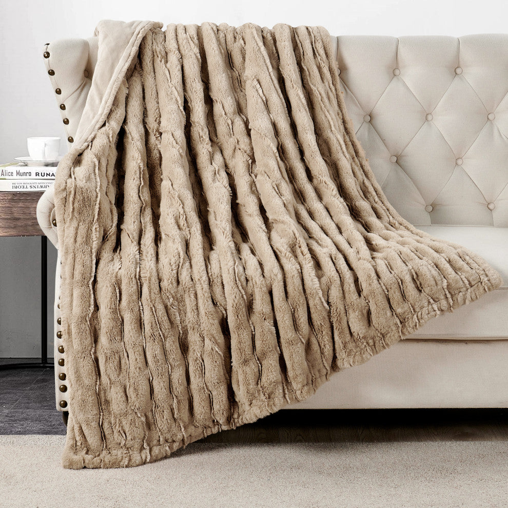 Stretchy Solid Color Faux Fur Throw