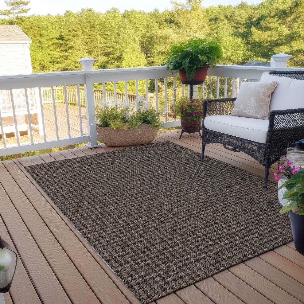 Indoor/Outdoor Hinton HN1 Chocolate Machine Washable 9' x 12' Rug