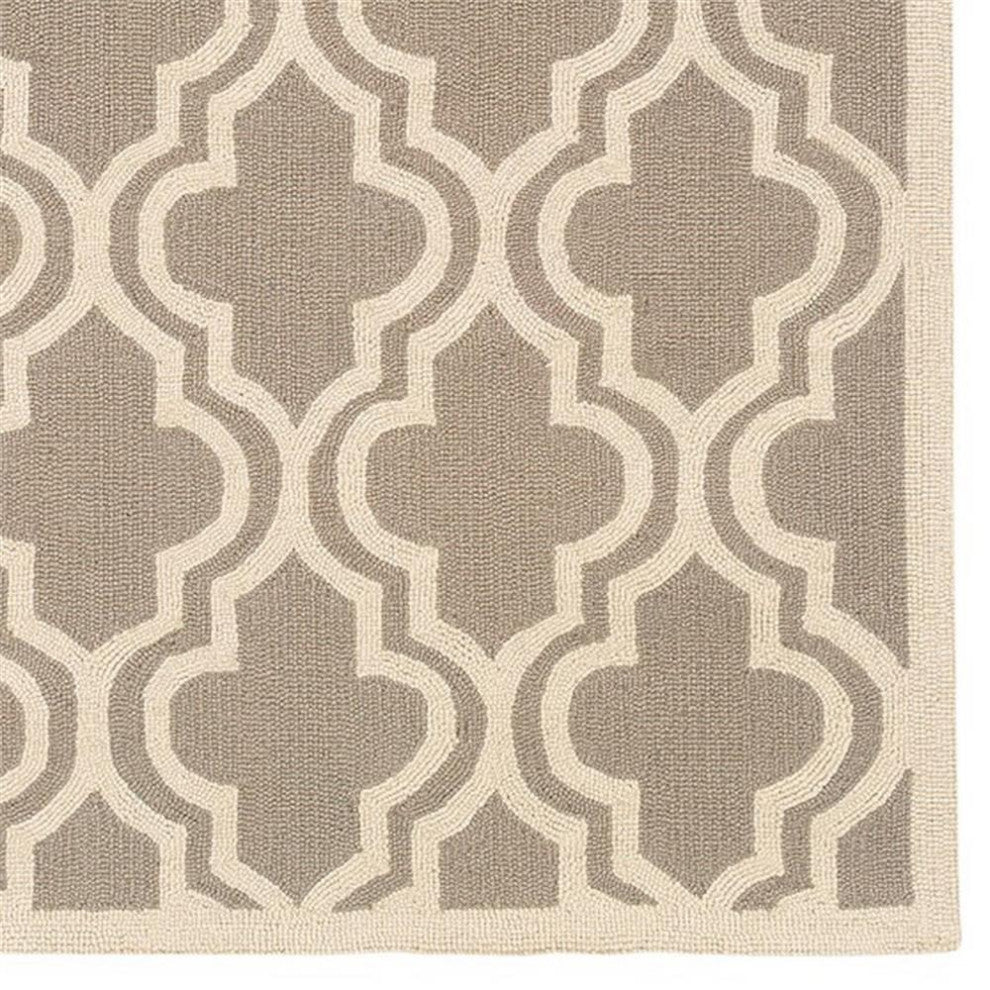 Linon Silhouette Quatrefoil Hand Hooked Wool 1'10"x2'10" Accent Rug in Gray