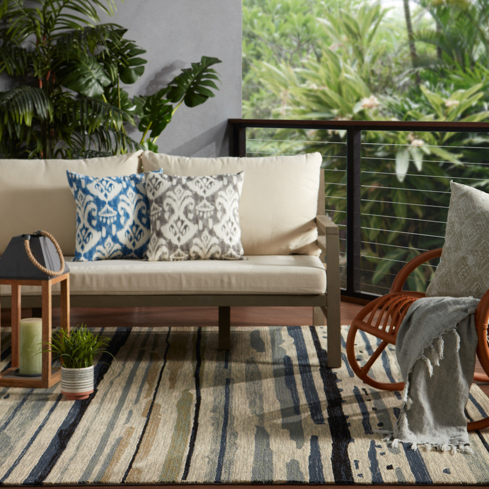 Lauren Wan Sketchy Lines Indoor/Outdoor Abstract Silver/Blue Area Rug, 2'x3'