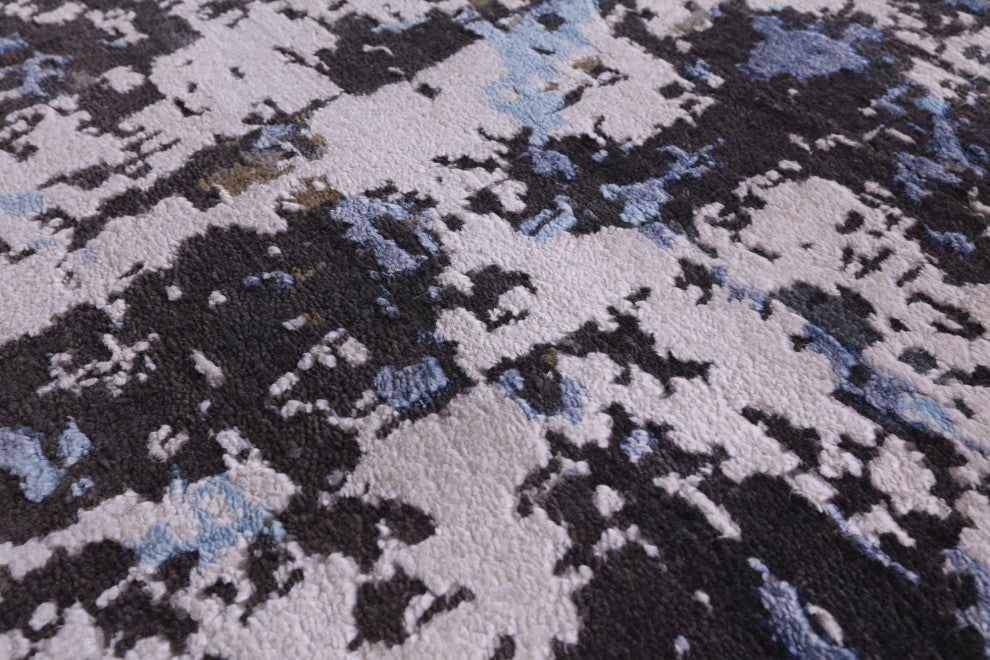 2' 7" X 10' 3" Hand Knotted Wool and Silk Abstract Runner Rug Q9428