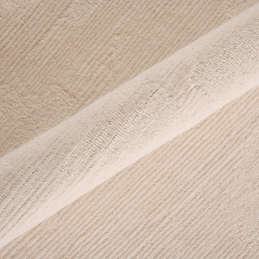 Mexico Abstract Ivory Hand-Hooked Area Rug 5' x 7'6"