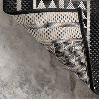 Nuloom Ranya Tribal Indoor/Outdoor Contemporary Area Rug, Black 4'X6'