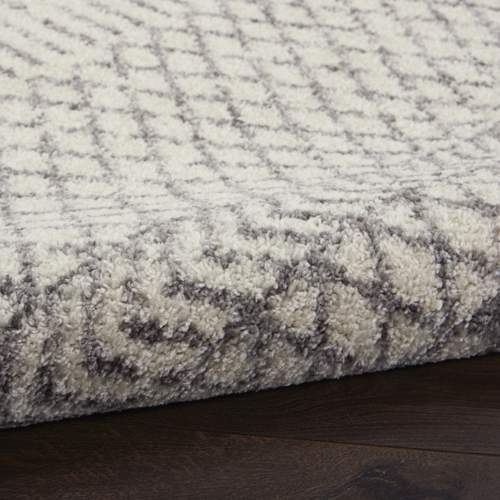 7" x 10" Ivory and Gray Geometric Area Rug