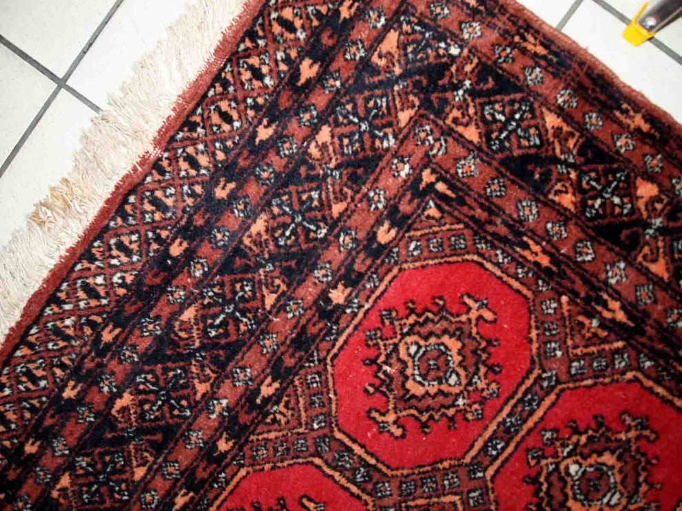 Handmade Vintage Uzbek Bukhara Rug, 3.9'x5.8', 121cm x177cm 1960s