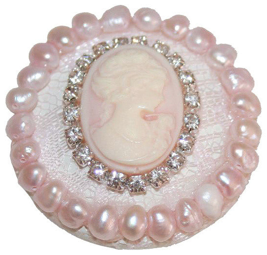Cameo and Lace Drawer Knob, 1.75"