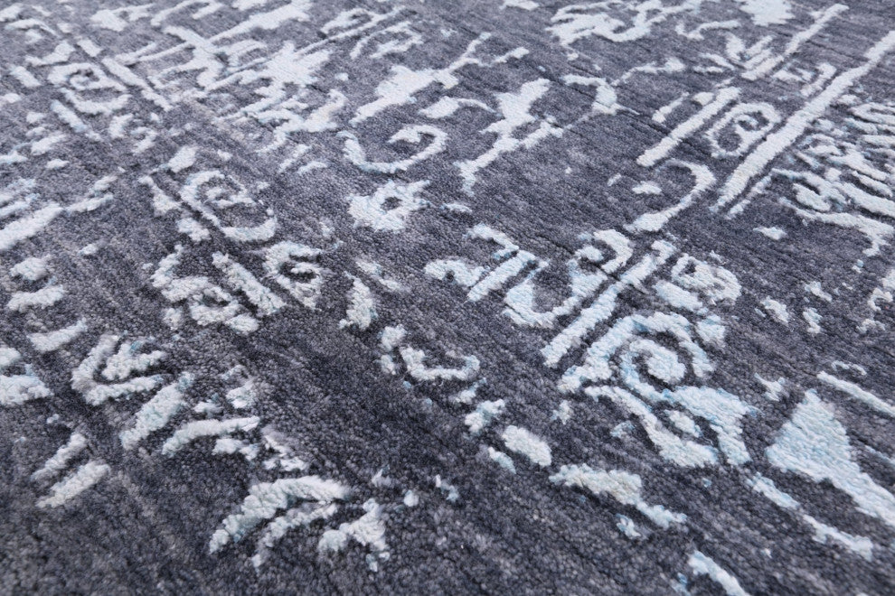 6' 1" X 9' 0" Persian Wool and Silk Hand Knotted Rug Q6285