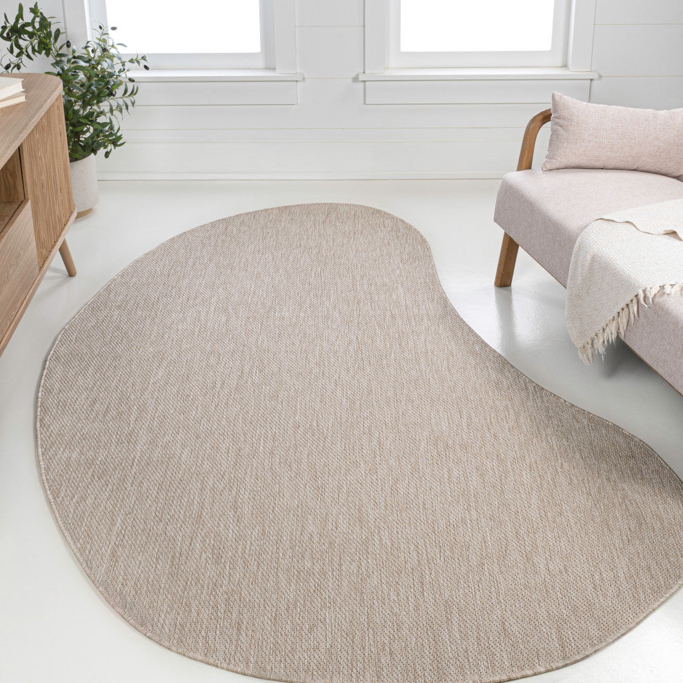 Evan Modern Rustic Organic Curve Indoor/Outdoor Shaped Area Rug