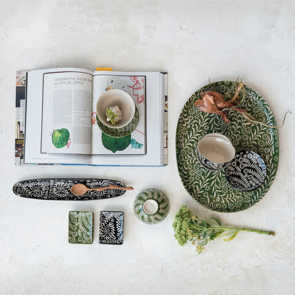 Stoneware Platter With Wax Relief Botanicals, Green