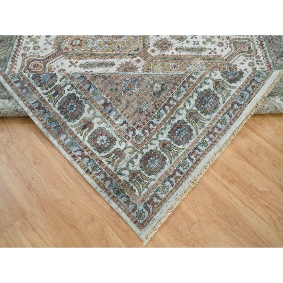 Vista White Unique Flower Rosettes Border Hand Knotted Oriental Rug 8'10"x11'10"