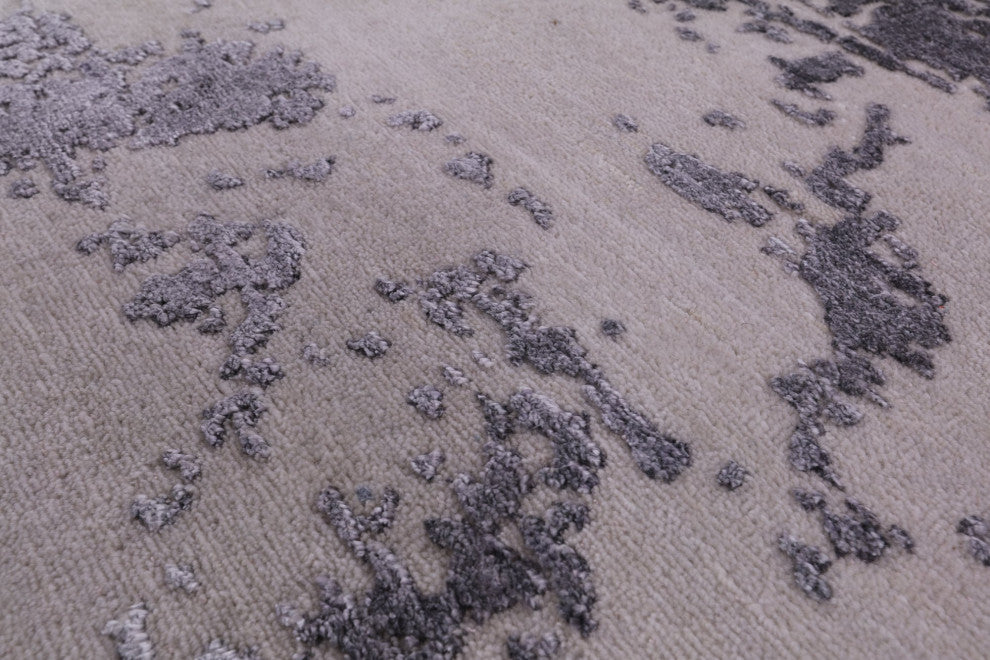 8' Round Abstract Wool and Silk Hand Knotted Rug Q6505