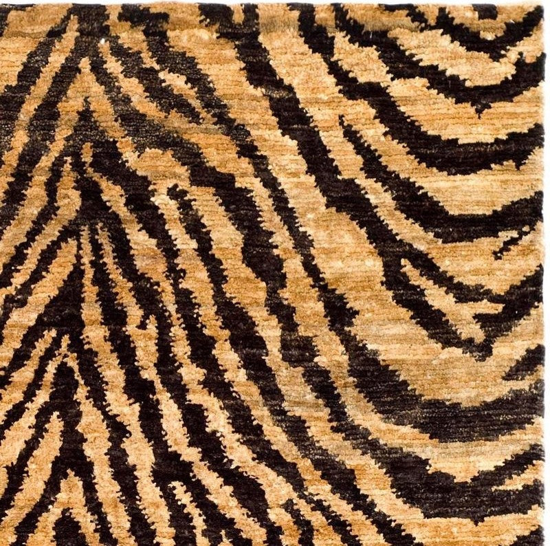 Safavieh Bohemian Boh224A Animal Print Rug, Natural/Black, 9'0"x12'0"