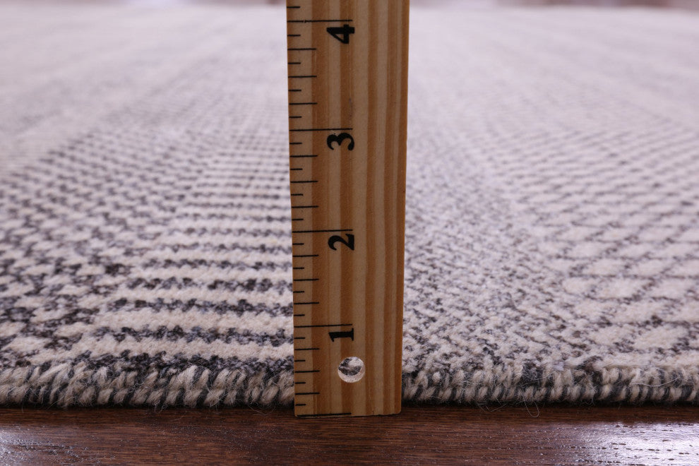 8' 1" X 10' 3" Hand-Knotted Savannah Grass Wool and Silk Rug Q11968