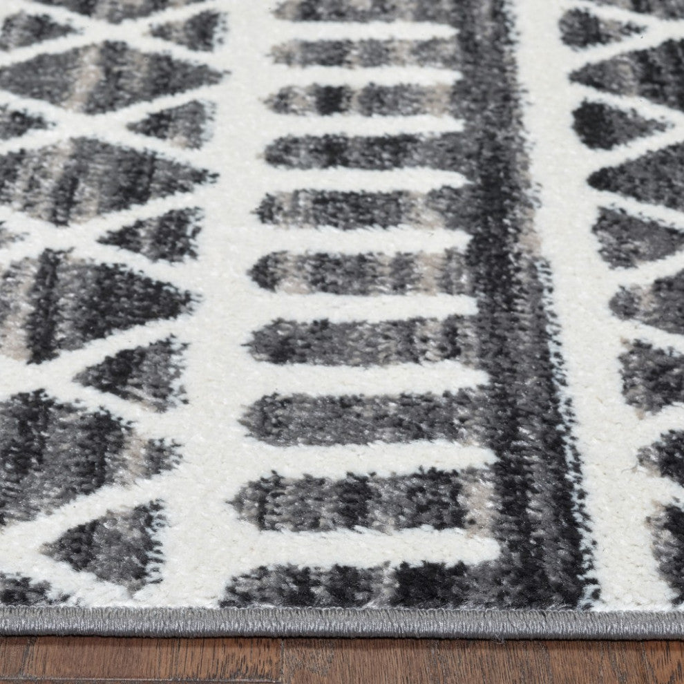 5" x 7" Black and White Geometric Area Rug