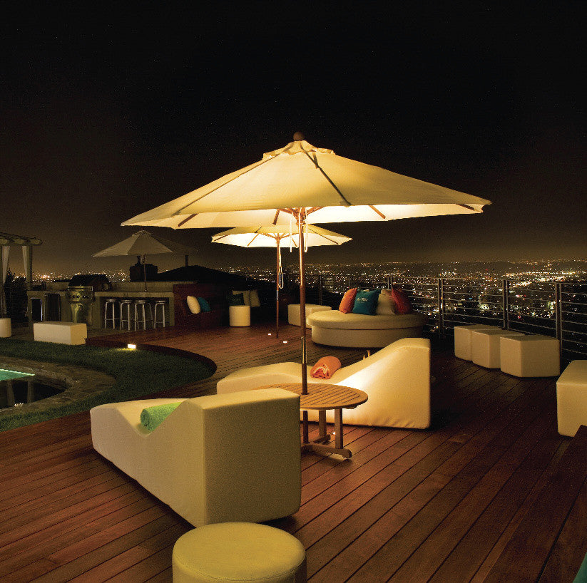 White Cushioned Chaise Lounge, Modern Outdoor Wave Chaise