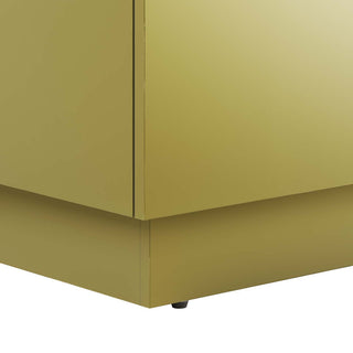 Close-up/cropped corner view on white background.