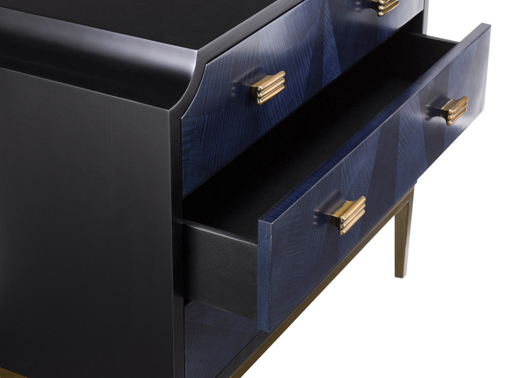 Kallista Chest