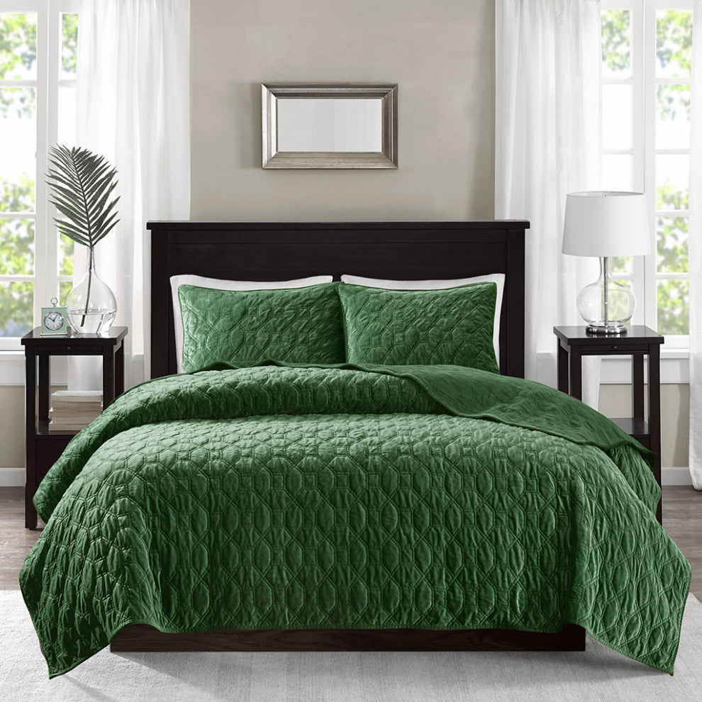 Madison Park Harper 3 Piece Velvet Quilt Set, Green