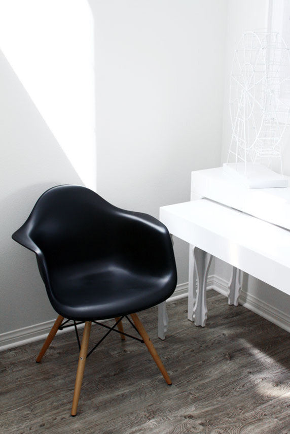 DAW Green Mid Century Modern Plastic Dining Chair, Wood Eiffel Leg, Set of 4