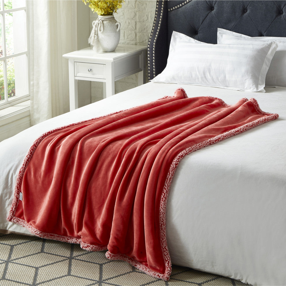 Amarey Flannel Reversible Sherpa Throw, Fuchsia