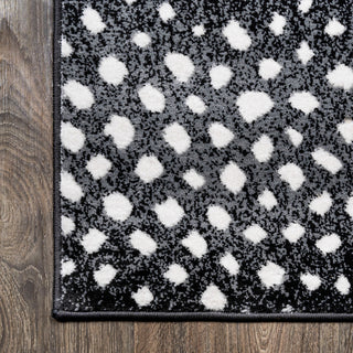 Antelope Modern Animal Black/Cream 4'x6' Area Rug