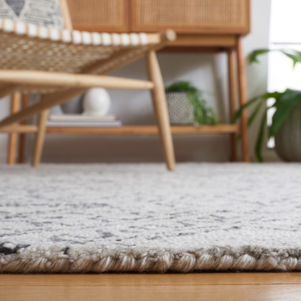 Safavieh Himalaya Collection CSB241Z Rug, Ivory/Black, 6' X 6' Square