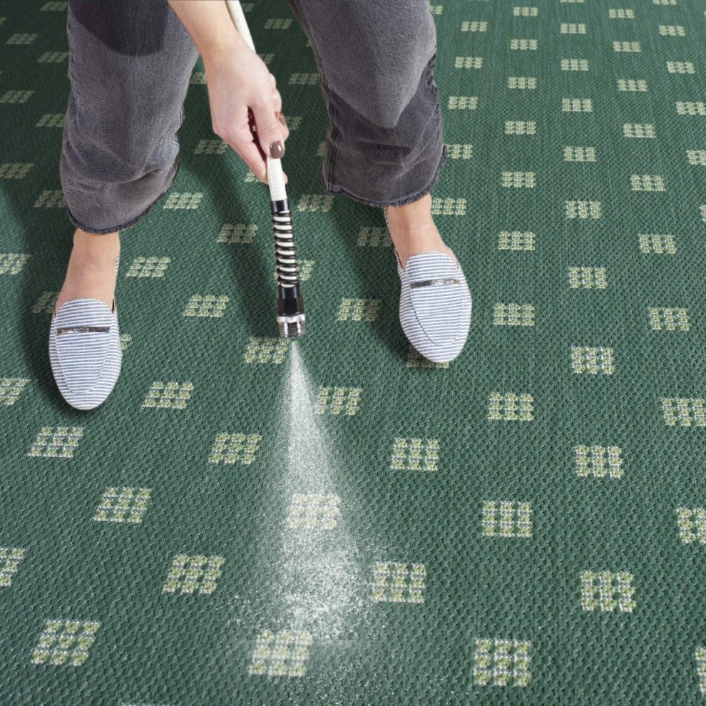 Safavieh Terrace Collection TER806 Rug, Dark Green/Light Green, 2'3"x8'