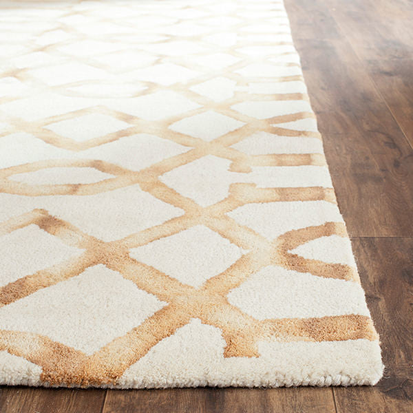 Safavieh Dip Dye Ddy712E Geometric Rug, Ivory/Camel, 2'3" X 6'0"