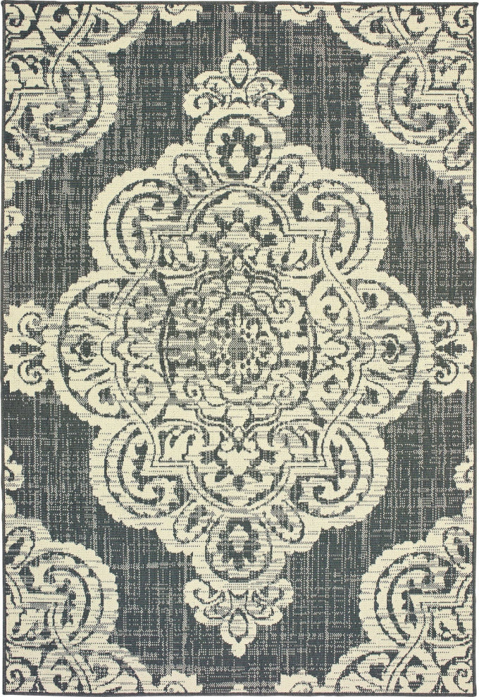 Oriental Weavers Marina Grey/ Ivory Oriental Indoor/Outdoor Rug 6'7"X9'6"
