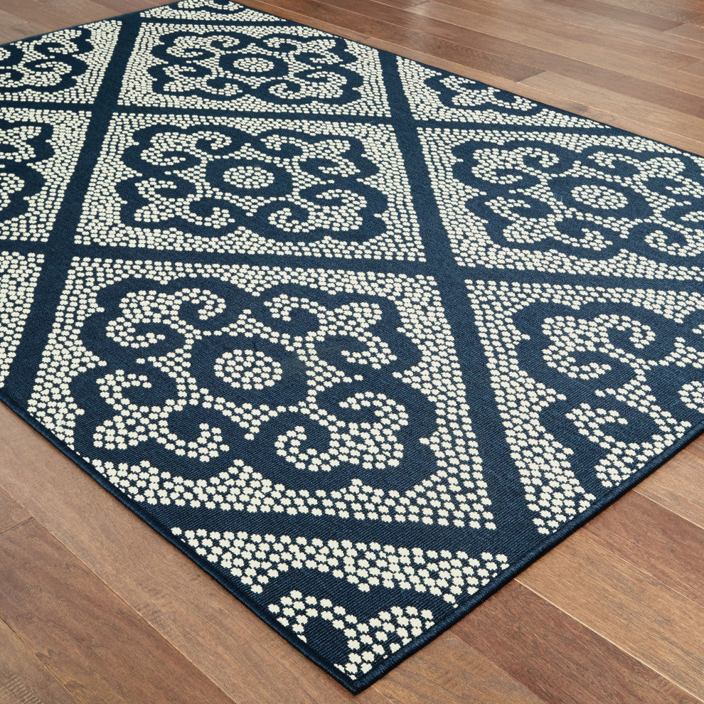 Martinique Floral Scroll Lattice Navy/ Ivory Indoor/Outdoor Area Rug, 3'7"X5'6"